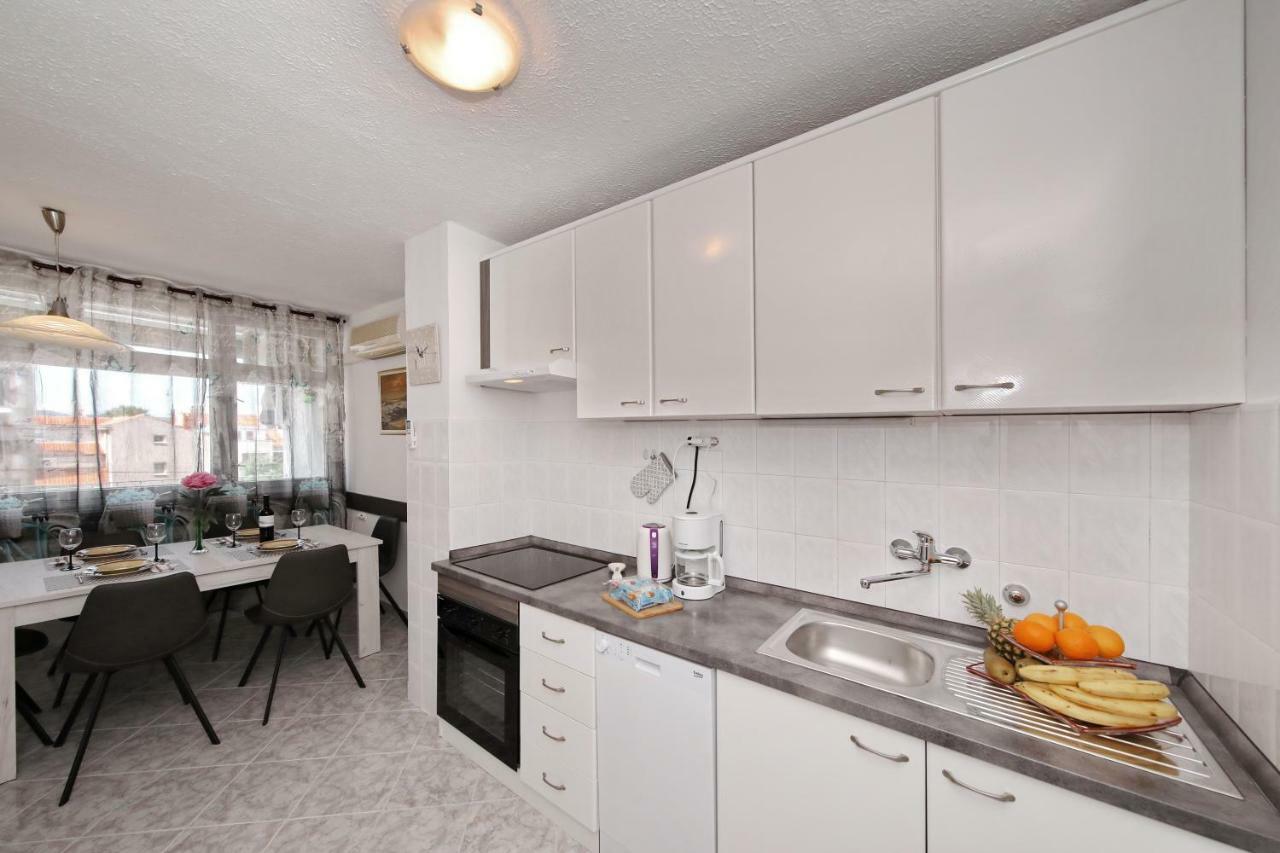 Apartman Lana In City Centre With Garage Zadar Zewnętrze zdjęcie
