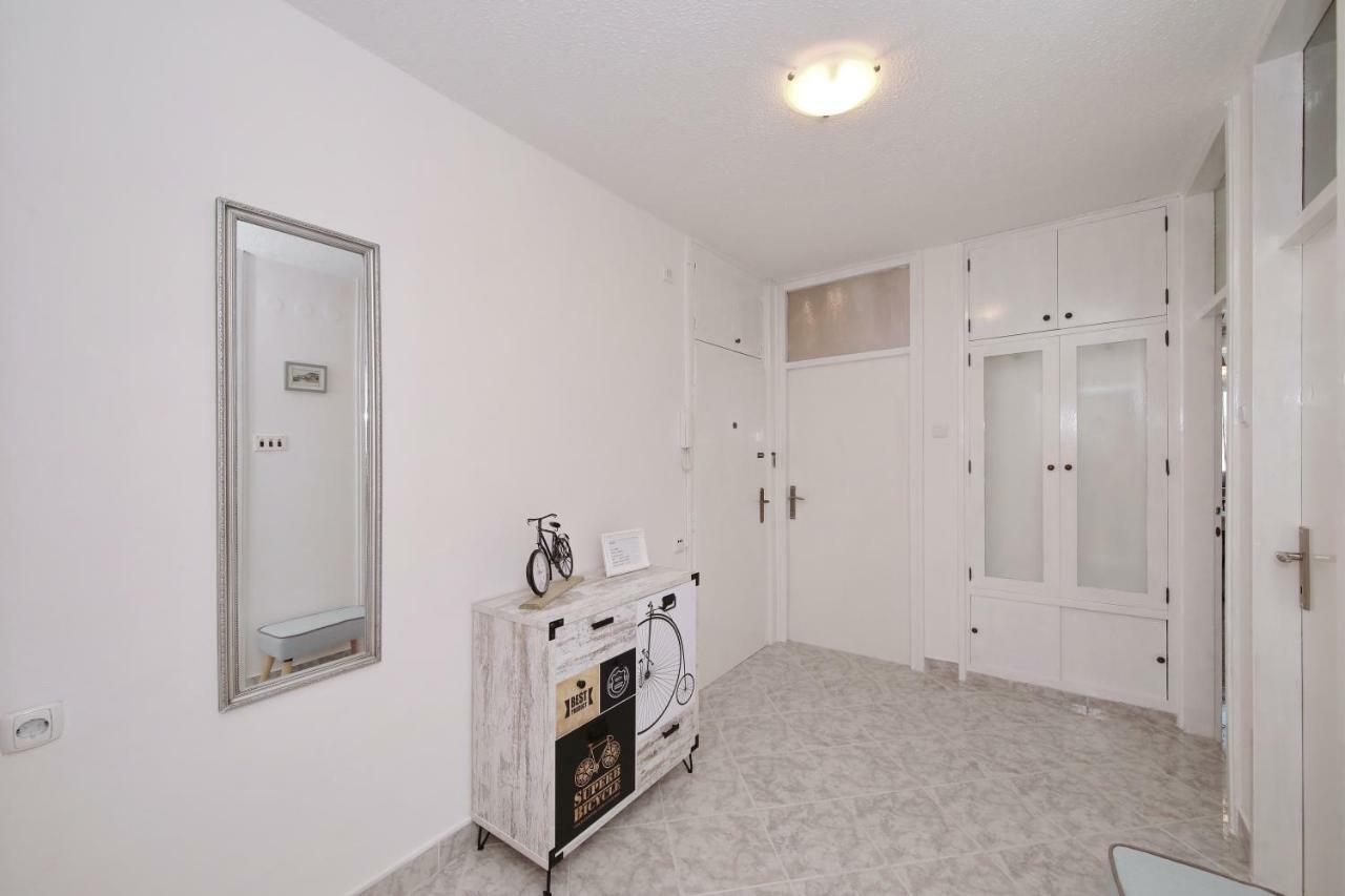Apartman Lana In City Centre With Garage Zadar Zewnętrze zdjęcie
